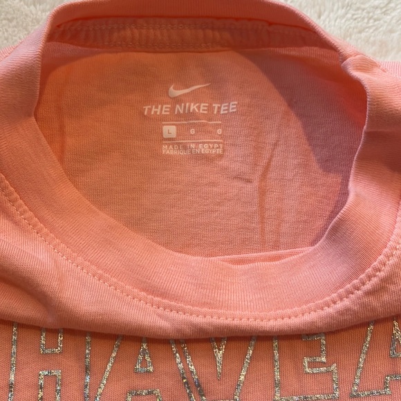 Girl’s Nike pj top - Picture 2 of 2